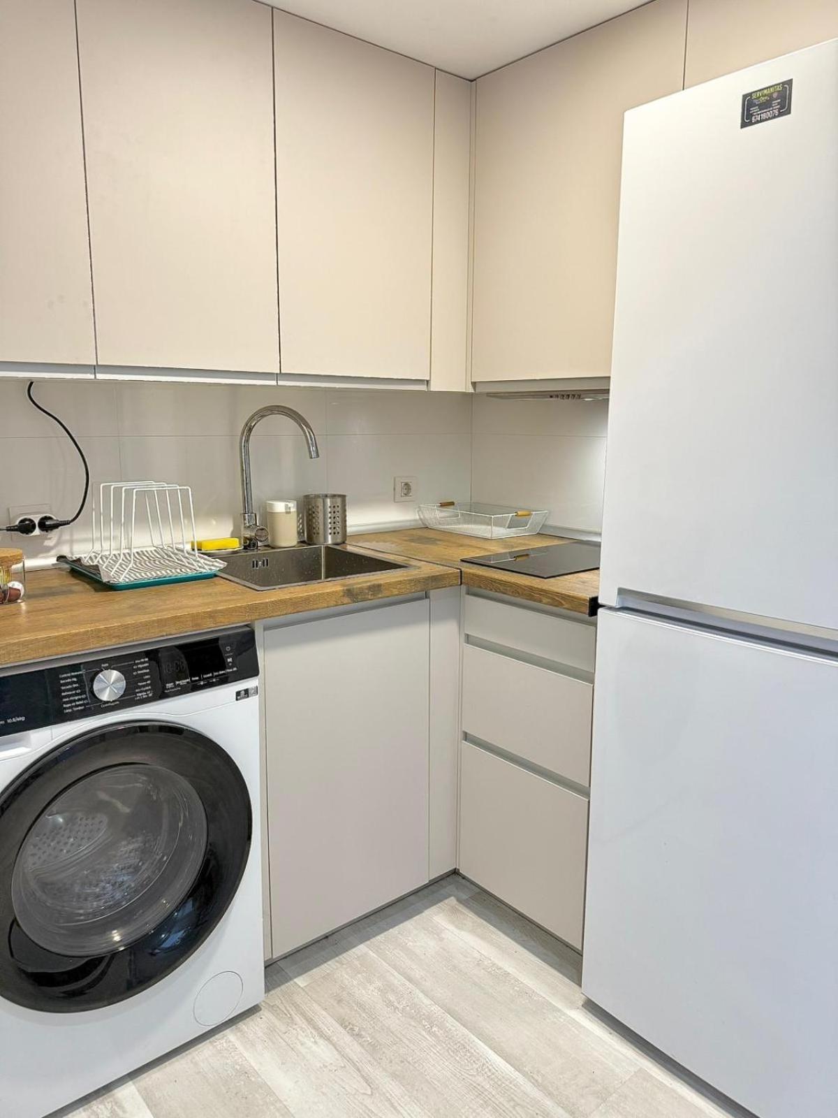 Piso Atico Con Terraza Y Jacuzzi Con Vistas A Sol En Centro Apartament